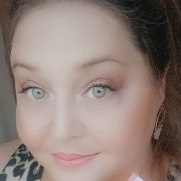 Meet your Posher, Kathryn - Picture 3 of 6